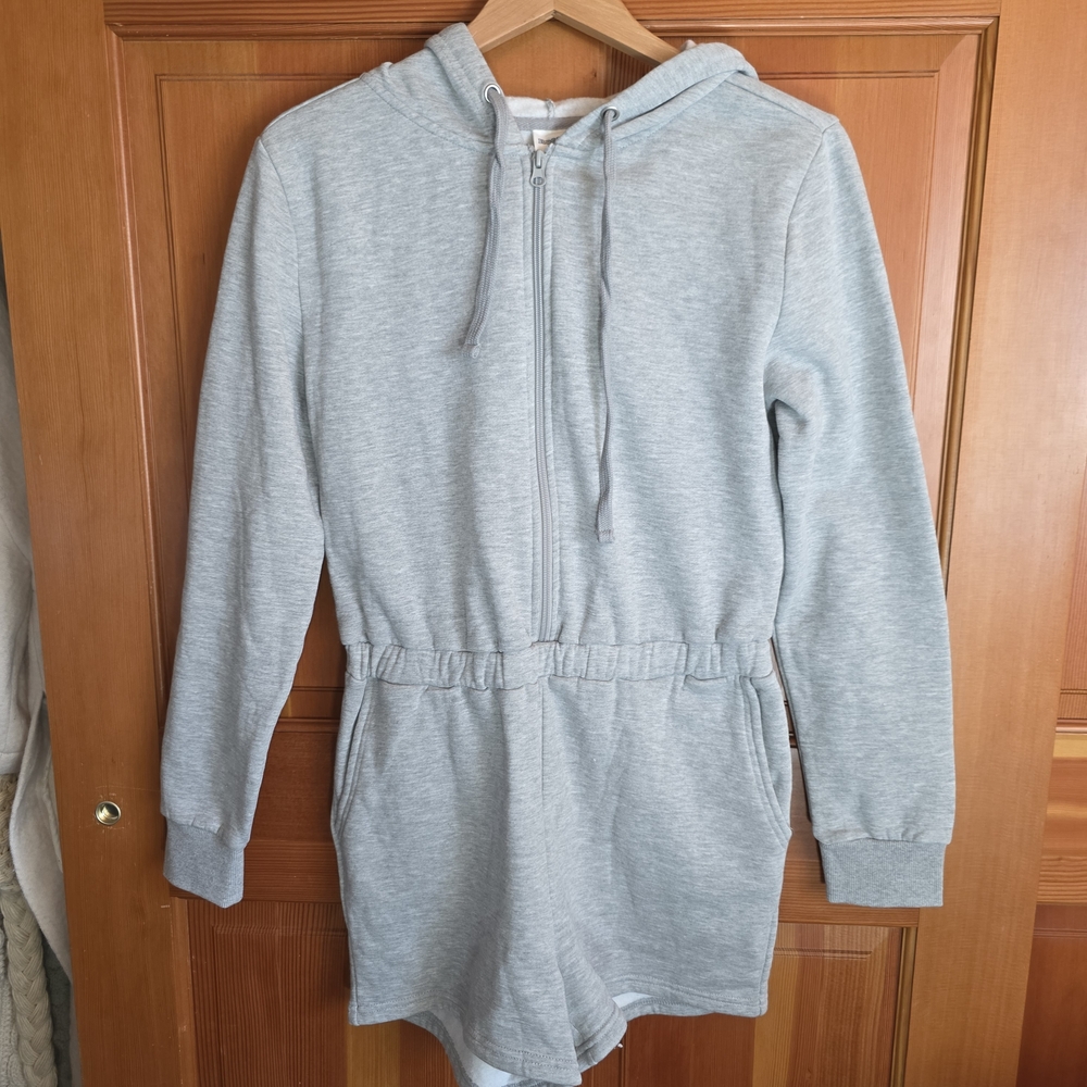 Rosio Gray Sweat Suit Romper With Pockets Size Large NWOT